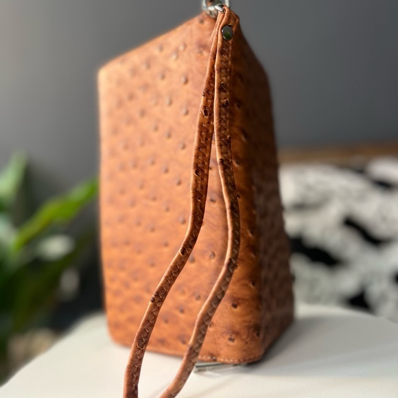 Wristlet - Picture 14 of 16